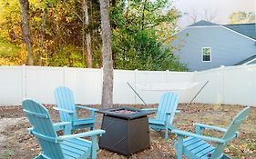 Near Clt Airport - 4Bd - Backyard - Balcony