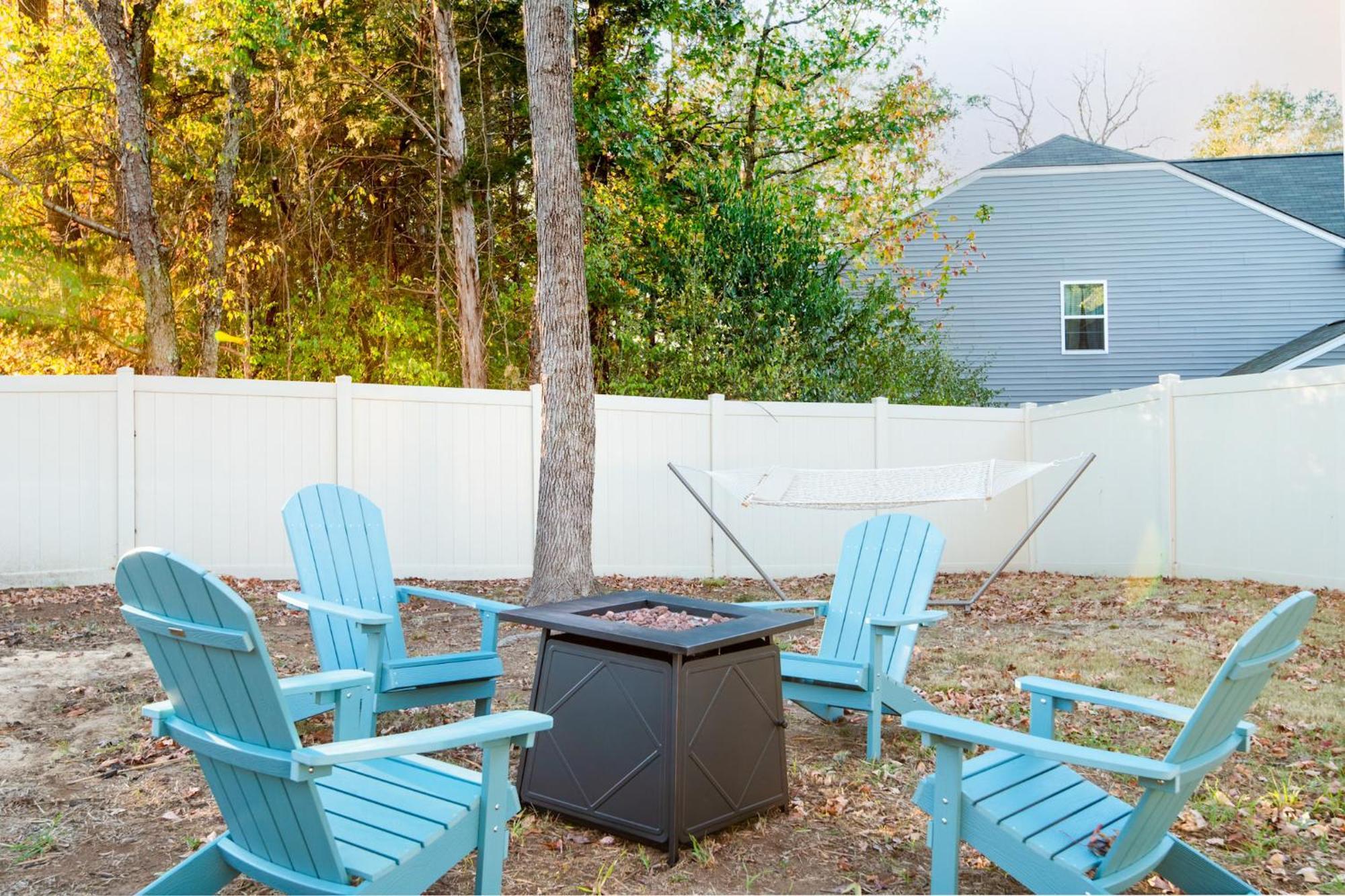 Near Clt Airport - 4Bd - Backyard - Balcony Villa Charlotte Exterior photo