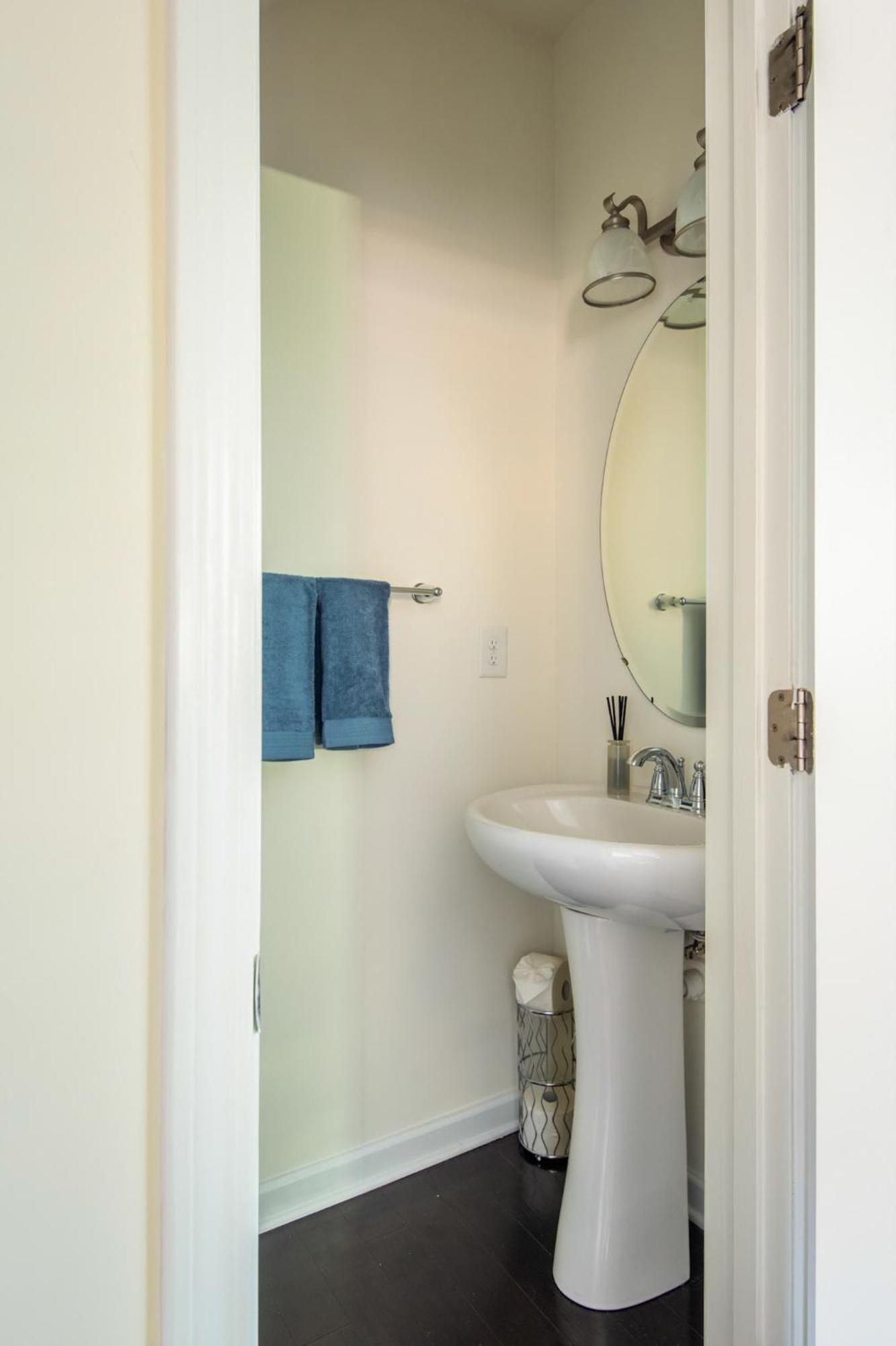 Near Clt Airport - 4Bd - Backyard - Balcony Villa Charlotte Exterior photo